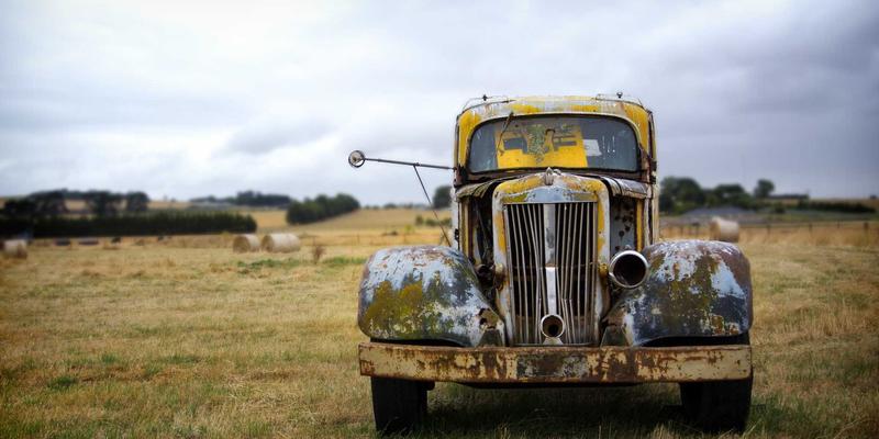 筑牢安全防线:呼吸器、防护服与安全鞋的协同防护策略